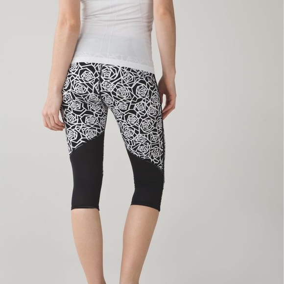 Lululemon real quick crop full on luxtreme posey 6 black white - Picture 5 of 15